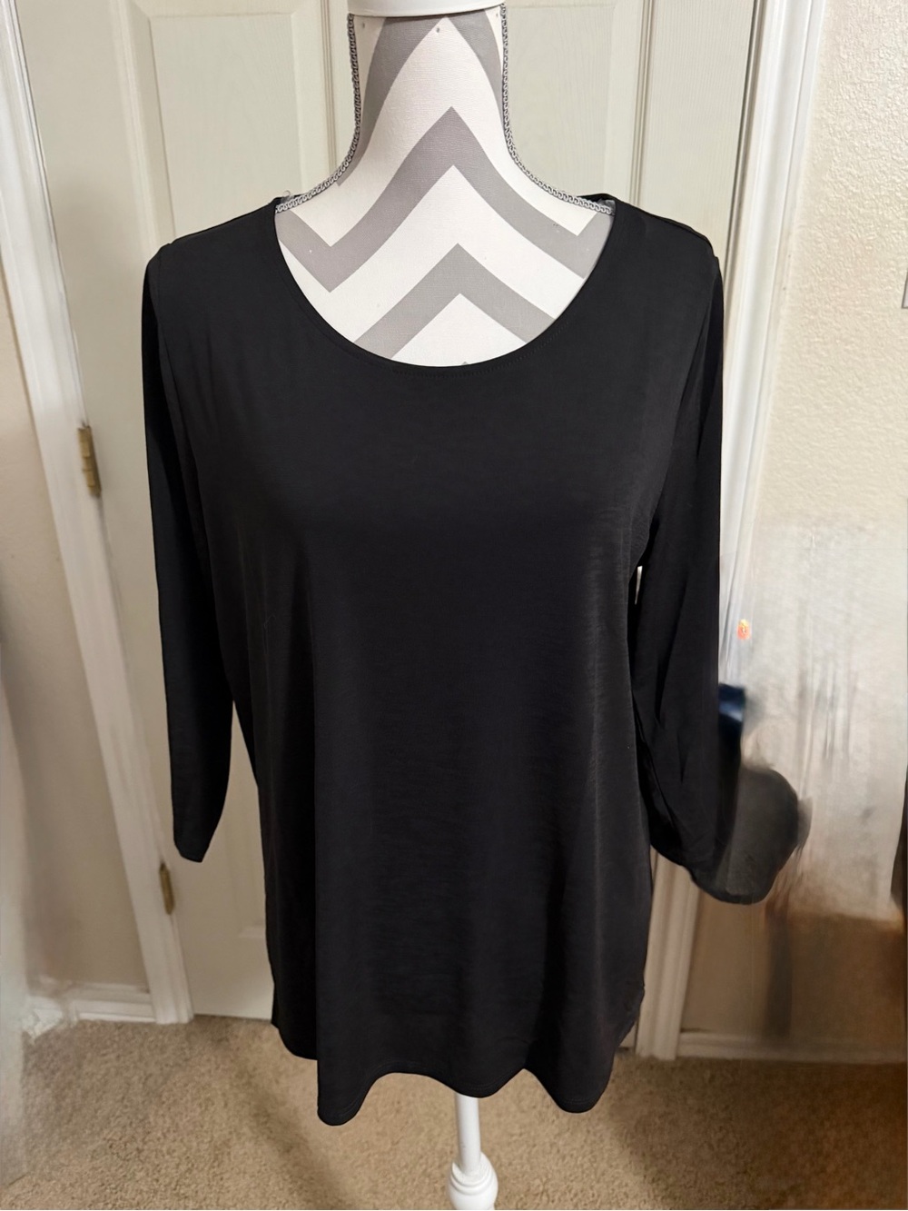 Dear Scarlett  Black Scoop Neck Long Sleeve Top